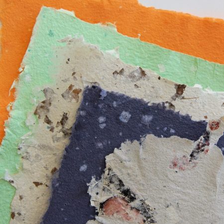 Fulls de paper reciclat